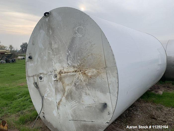 Used Stainless Steel Tank, Approximately 5,500 Gallon