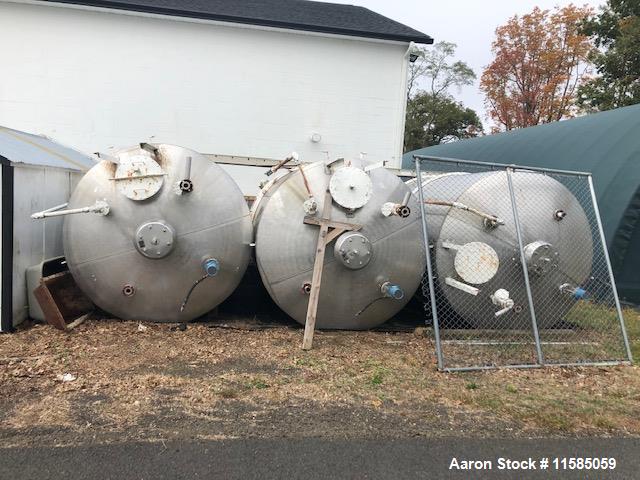 Used- Approximately 5000 Gallon Vertical Stainless Steel Storage Tank