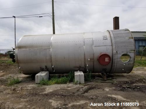 Used-16000 Gallon (approximately) Vertical T304 Stainless Steel Mix Tank