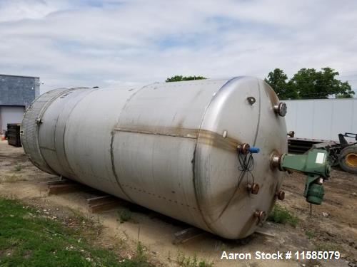 Used-16000 Gallon (approximately) Vertical T304 Stainless Steel Mix Tank