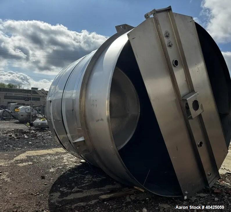 Used ICCNW 304 Stainless Steel Mixing Tank, 6,800 Gal. Single wall