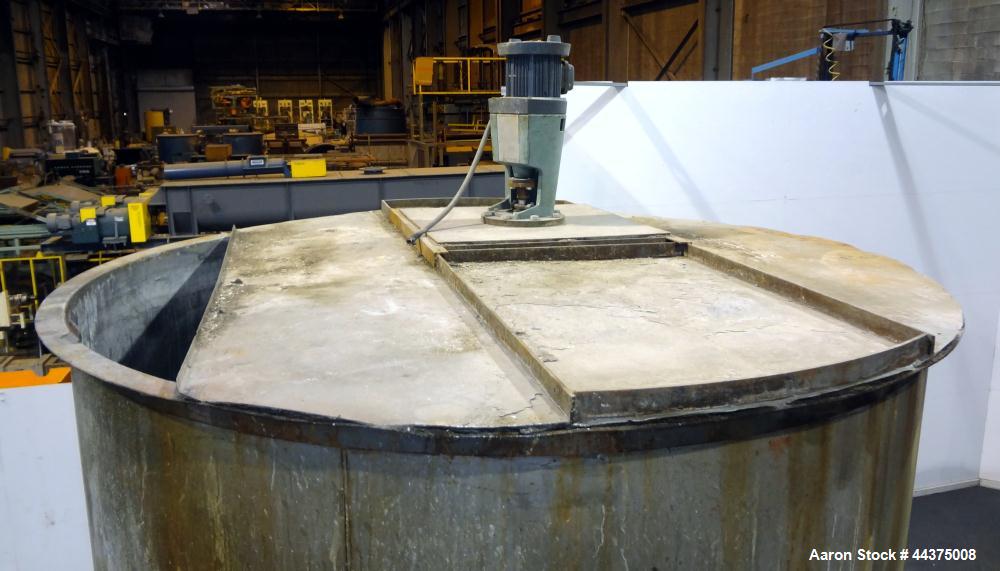 Used Tank, 5000 Gallon, 316 Stainless Steel, Vertical. Approximate 108" diameter x 126" straight side, flat top, coned bottom. Fixed carbon steel agitator bridge, approximate 1/5 top opening with cov...