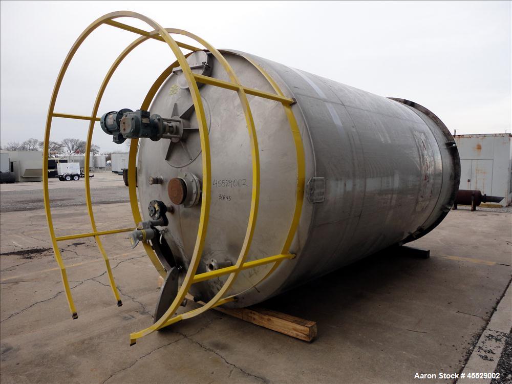 Used 6,000 Gallon Stainless Steel Tank