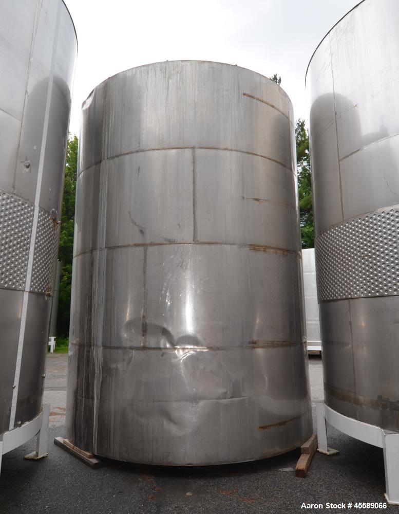 Used 7250 Gallon Stainless Steel Vertical Tank