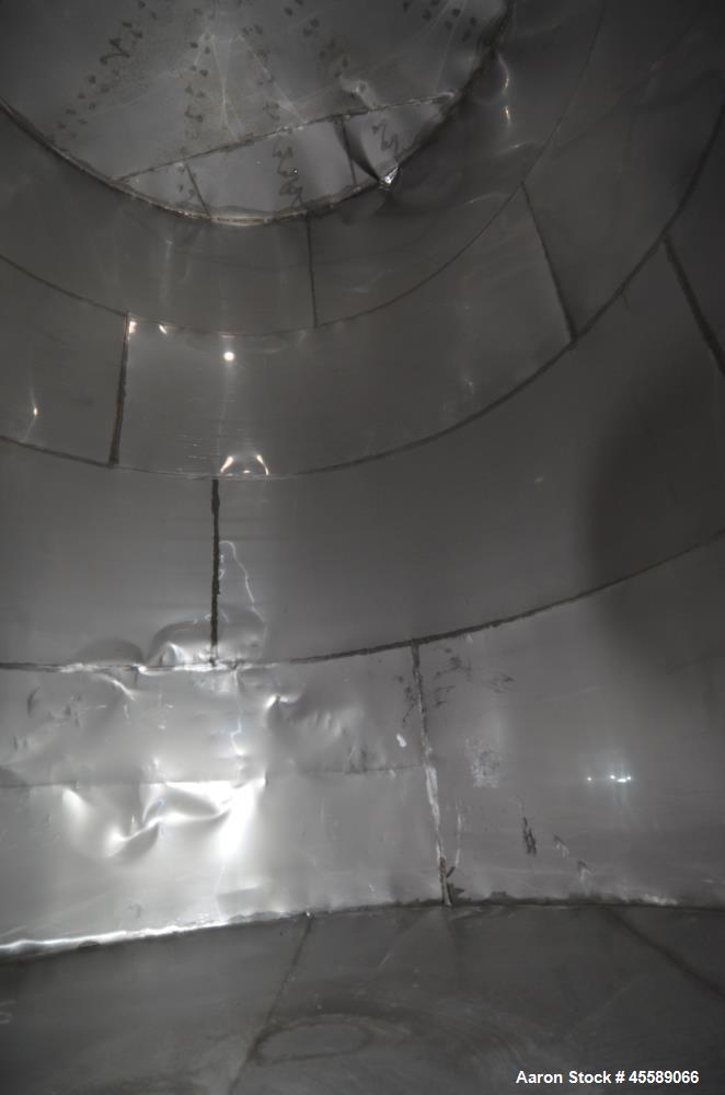 Used 7250 Gallon Stainless Steel Vertical Tank