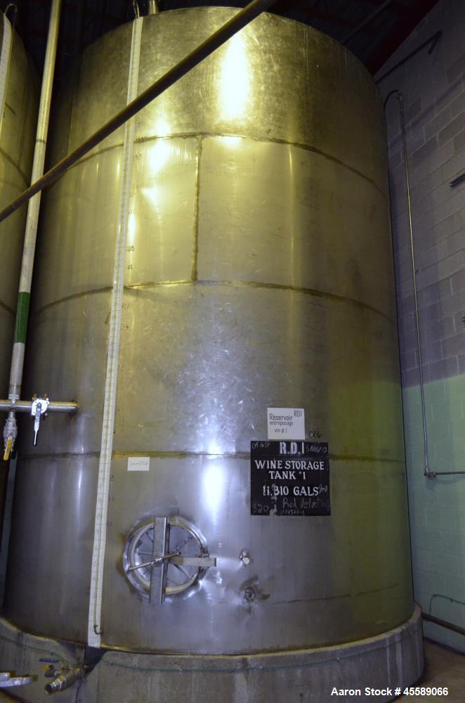 Used 7250 Gallon Stainless Steel Vertical Tank