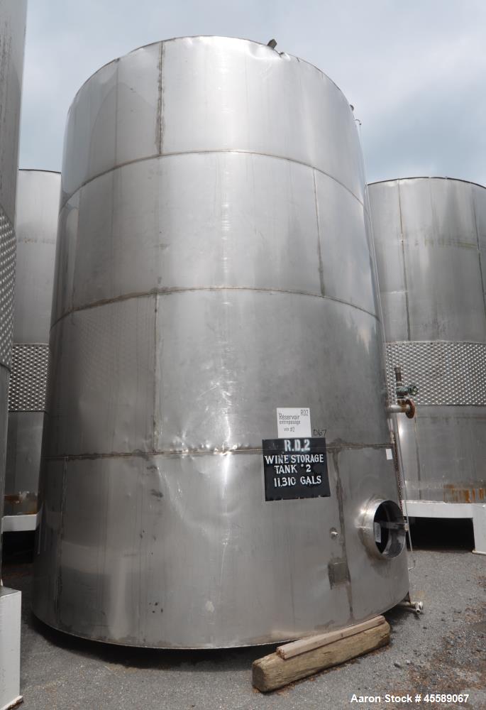 Used 7250 Gallon Stainless Steel Vertical Tank