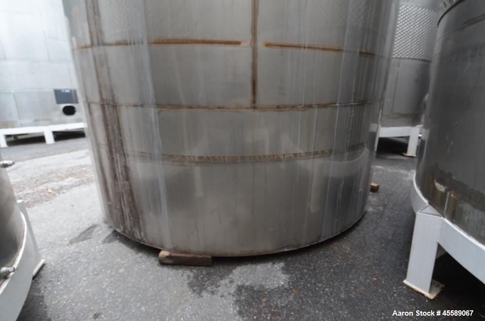 Used 7250 Gallon Stainless Steel Vertical Tank