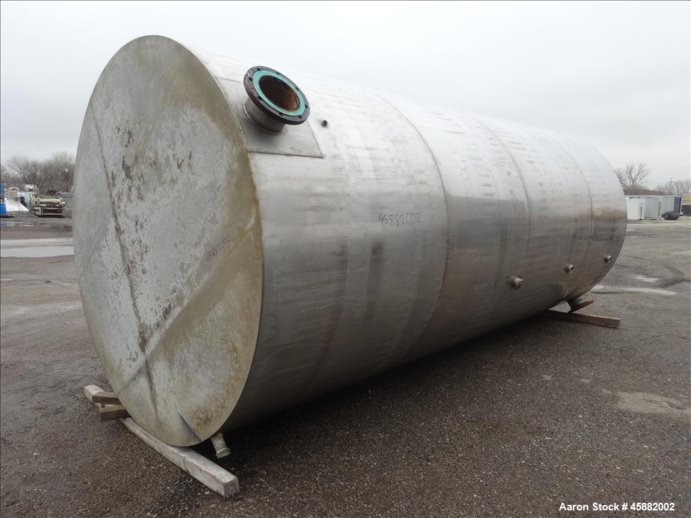 Used Approximately 6,500 Gallon Tank, 304 Stainless steel, Vertical
