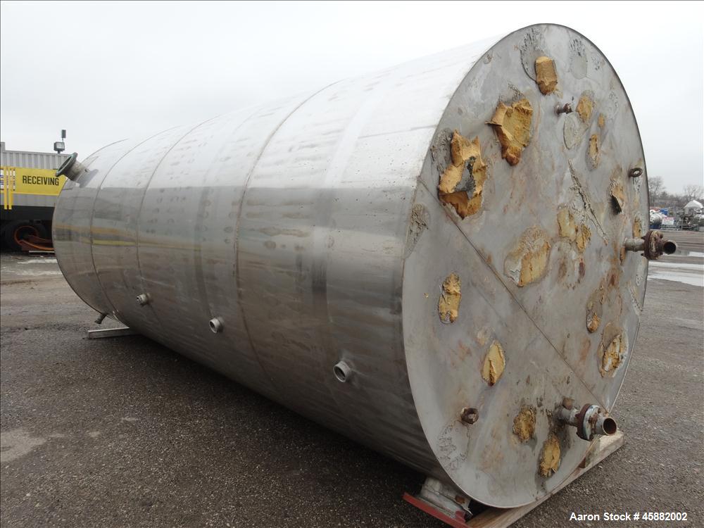 Used Approximately 6,500 Gallon Tank, 304 Stainless steel, Vertical
