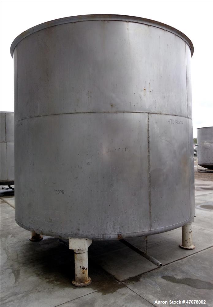 Used Tank, Approximate 6,000 Gallon, 304 Stainless Steel, Vertical.