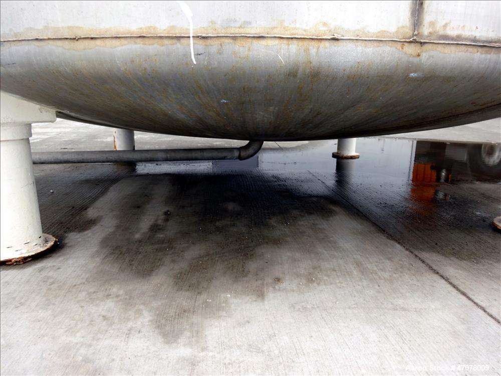 Used- Tank, Approximate 6,000 Gallon, 304 Stainless Steel, Vertical.