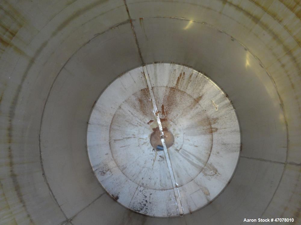 Used Tank, Approximate 6,500 Gallon, 304 Stainless Steel, Vertical.