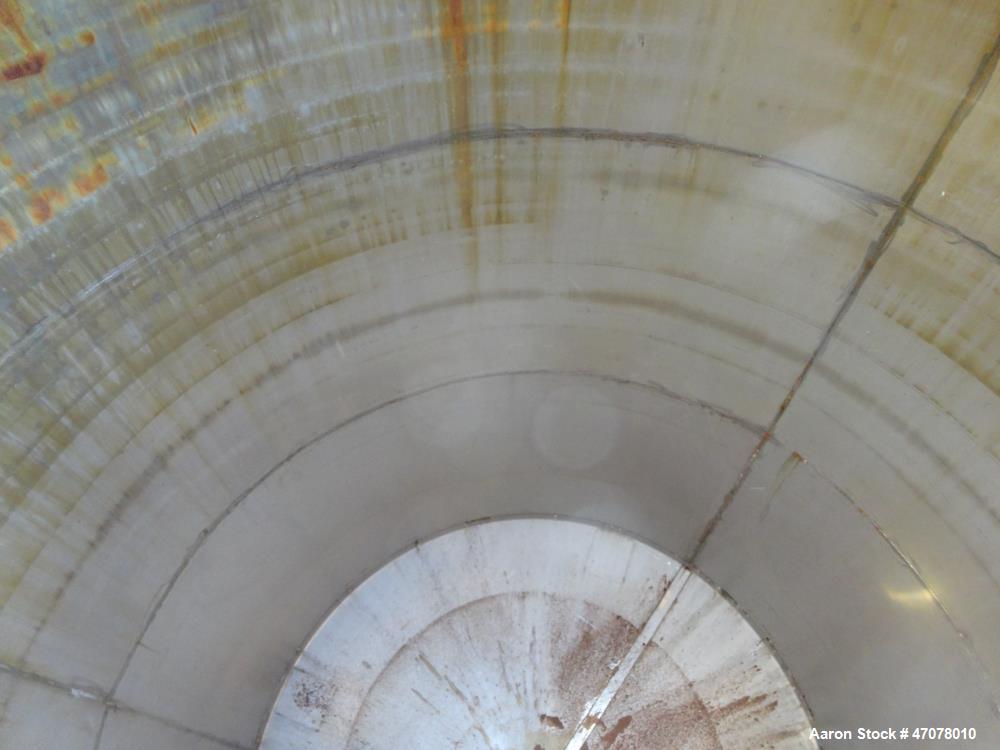 Used Tank, Approximate 6,500 Gallon, 304 Stainless Steel, Vertical.