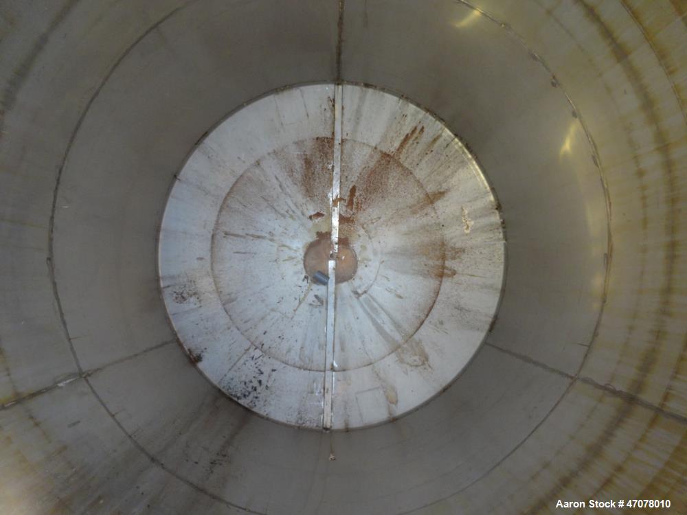 Used Tank, Approximate 6,500 Gallon, 304 Stainless Steel, Vertical.