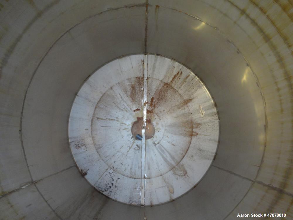 Used Tank, Approximate 6,500 Gallon, 304 Stainless Steel, Vertical.