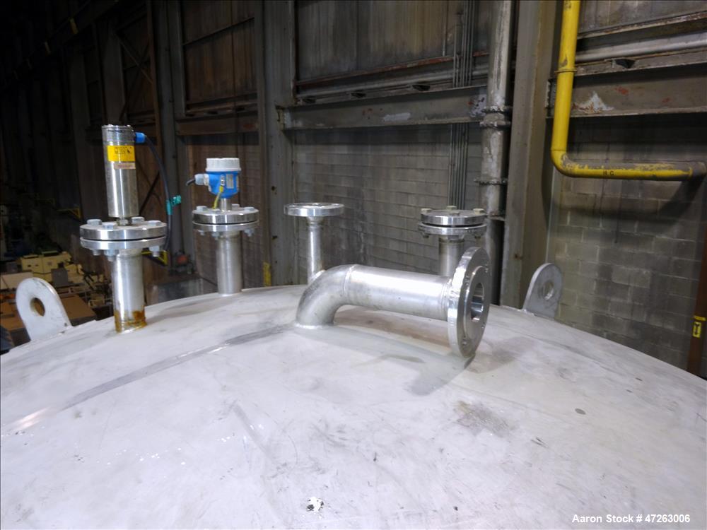 Used 6,000 Gallon Vertical Tank