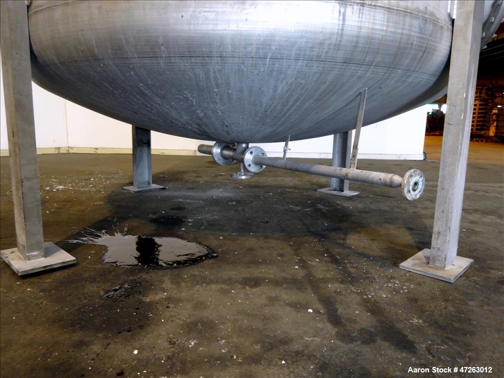 Used 6,000 Gallon Vertical Stainless Steel Tank