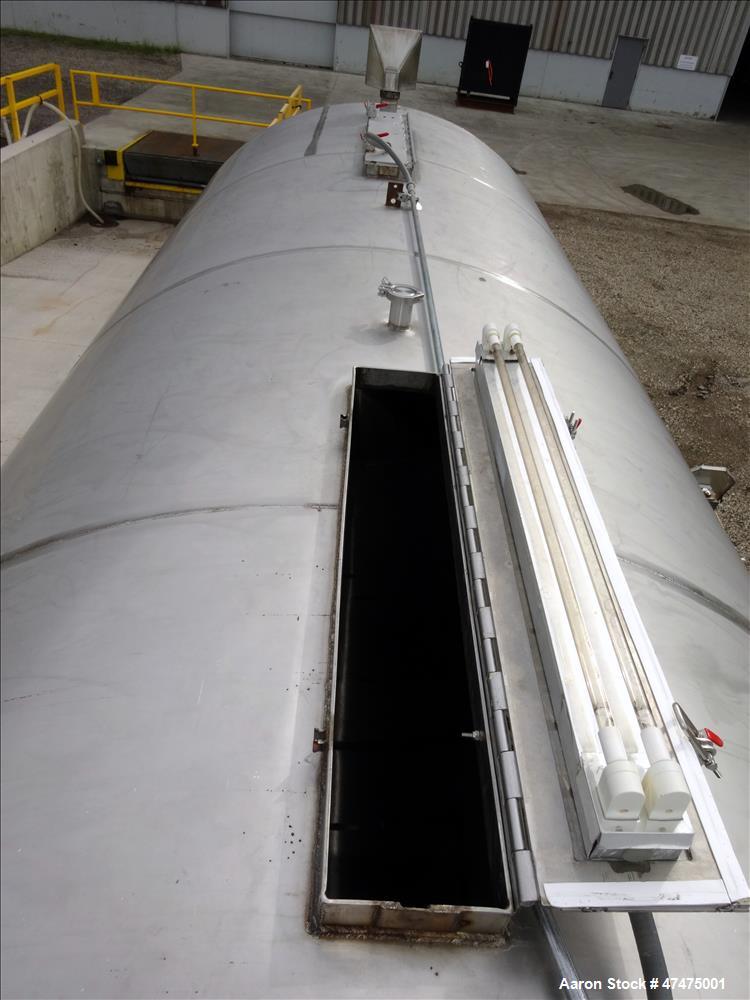 Used Tank, 6000 Gallon, 304 Stainless Steel, Horizontal.