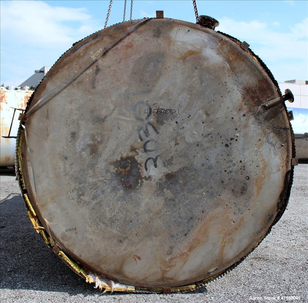 Used Insulated Tank, Approximate 10,000 Gallon, 304 Stainless Steel, Vertical.