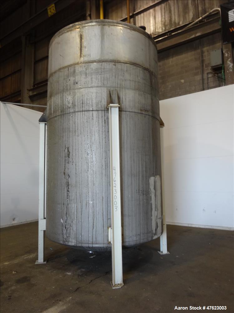 Used Tank, 5,500 Gallon, 304 Stainless Steel, Vertical.