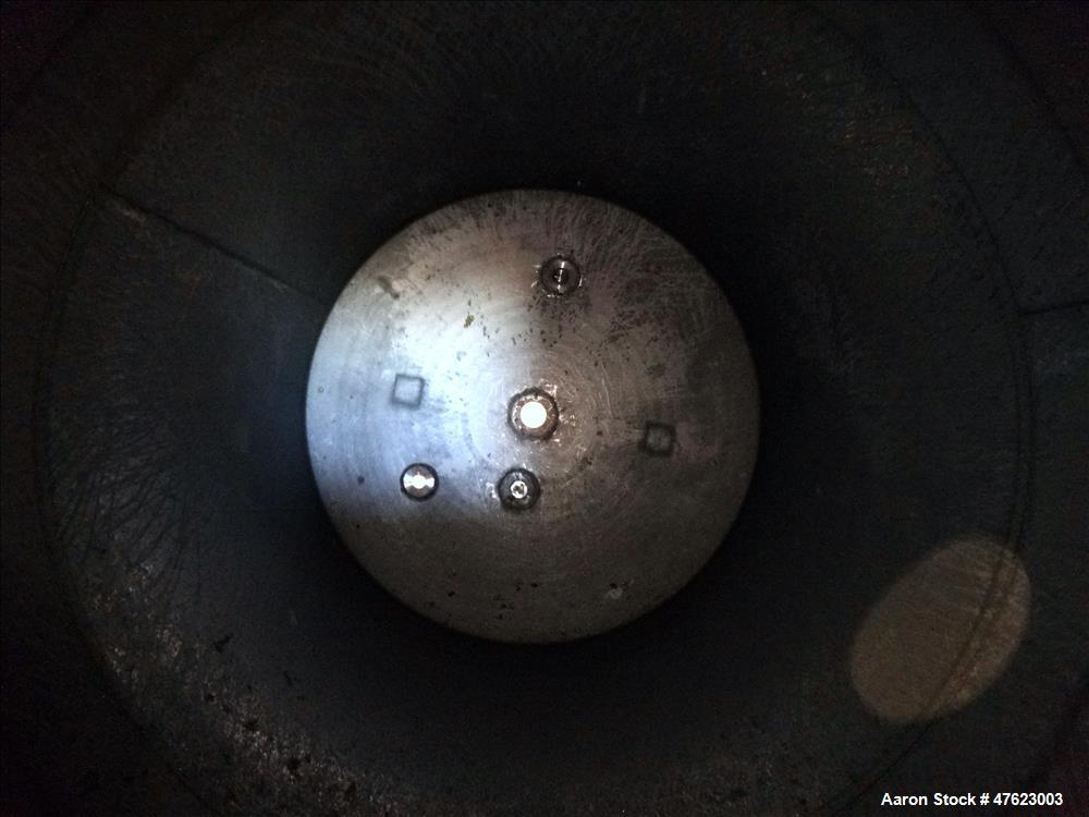 Used Tank, 5,500 Gallon, 304 Stainless Steel, Vertical.