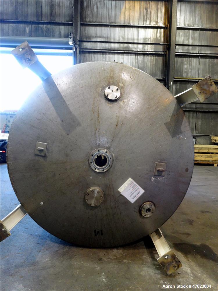 Used Tank, 5,500 Gallon, 304 Stainless Steel, Vertical