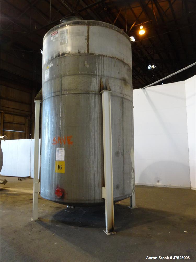 Used Tank, Approximate 5,5000 Gallon, 304 Stainless Steel, Vertical