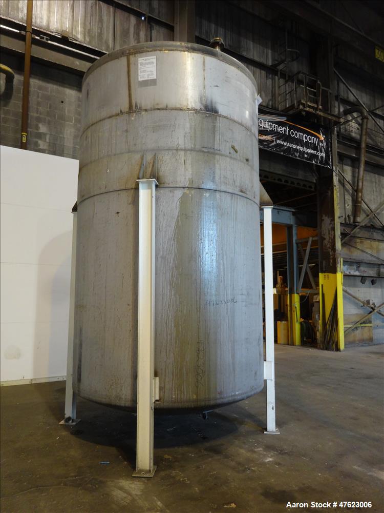 Used Tank, Approximate 5,5000 Gallon, 304 Stainless Steel, Vertical