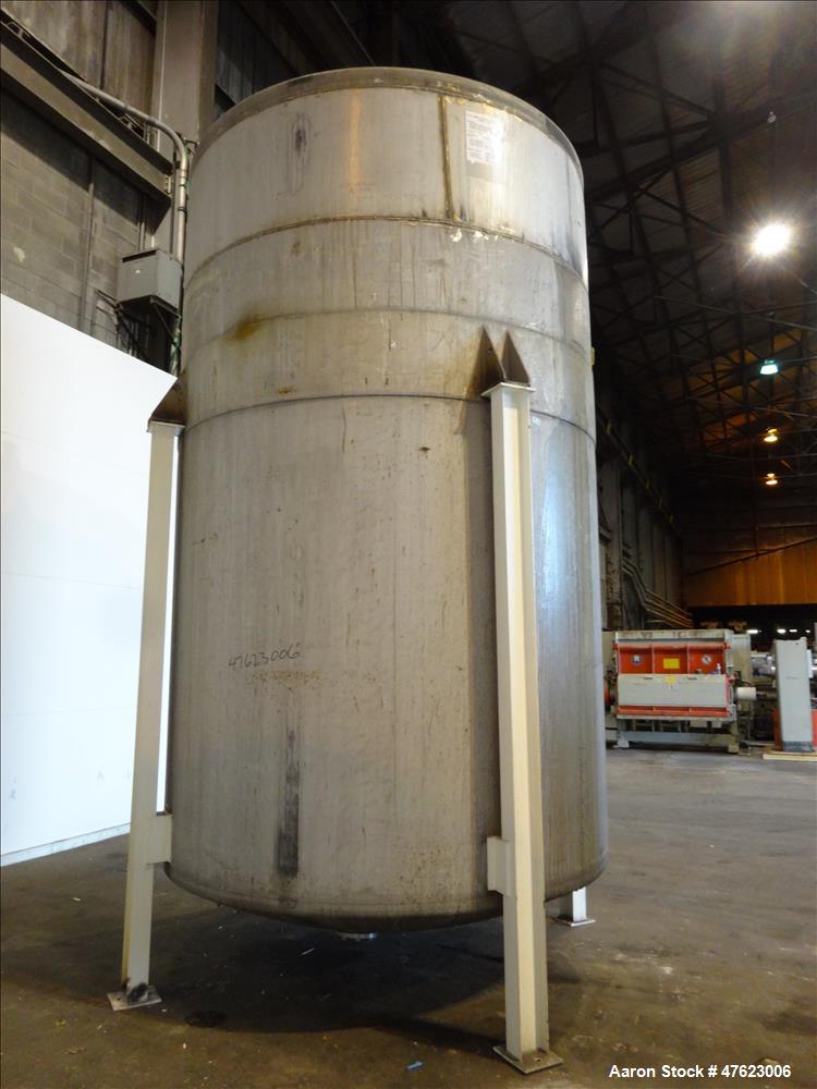 Used Tank, Approximate 5,5000 Gallon, 304 Stainless Steel, Vertical