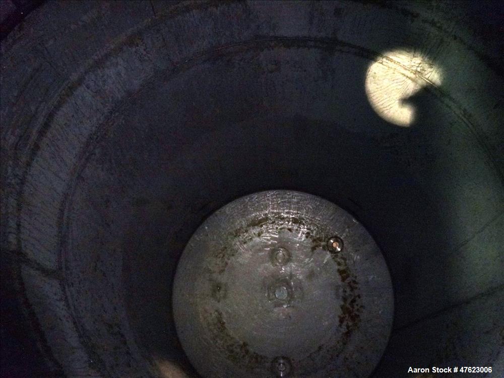 Used Tank, Approximate 5,5000 Gallon, 304 Stainless Steel, Vertical