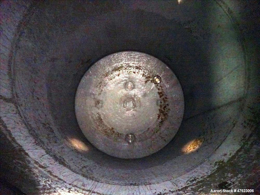 Used Tank, Approximate 5,5000 Gallon, 304 Stainless Steel, Vertical
