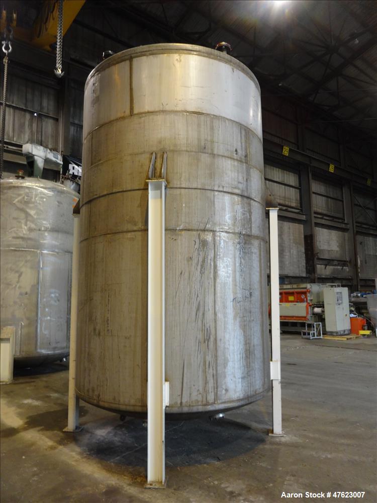 Used- Tank, Approximate 5,900 Gallon, 304 Stainless Steel, Vertical