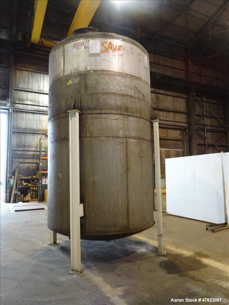 Used- Tank, Approximate 5,900 Gallon, 304 Stainless Steel, Vertical