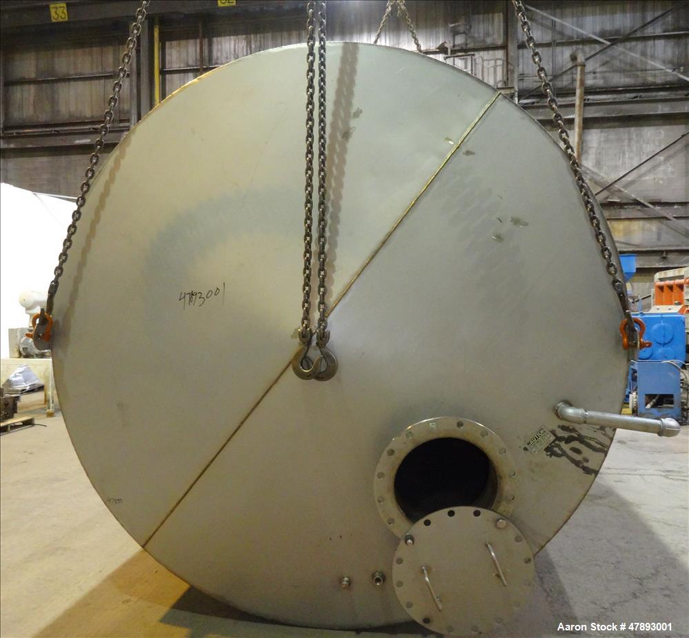 Used Tank, Approximate 8,000 Gallon, 304 Stainless Steel, Vertical.