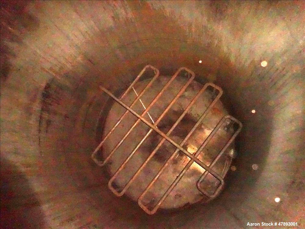 Used Tank, Approximate 8,000 Gallon, 304 Stainless Steel, Vertical.
