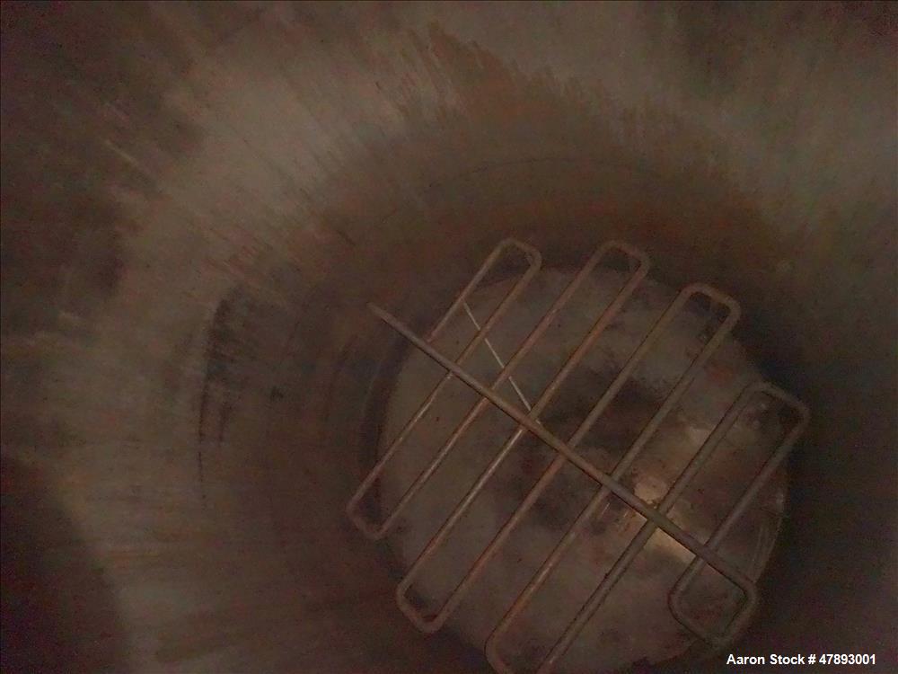 Used Tank, Approximate 8,000 Gallon, 304 Stainless Steel, Vertical.