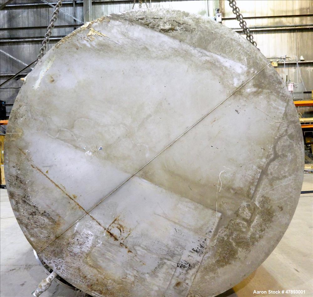 Used Tank, Approximate 8,000 Gallon, 304 Stainless Steel, Vertical.