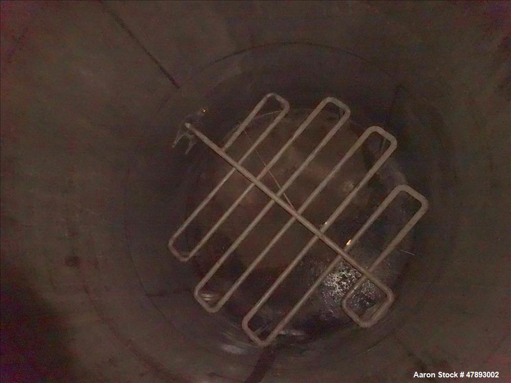 Used Tank, Approximate 8,000 Gallon, 304 Stainless Steel, Vertical.
