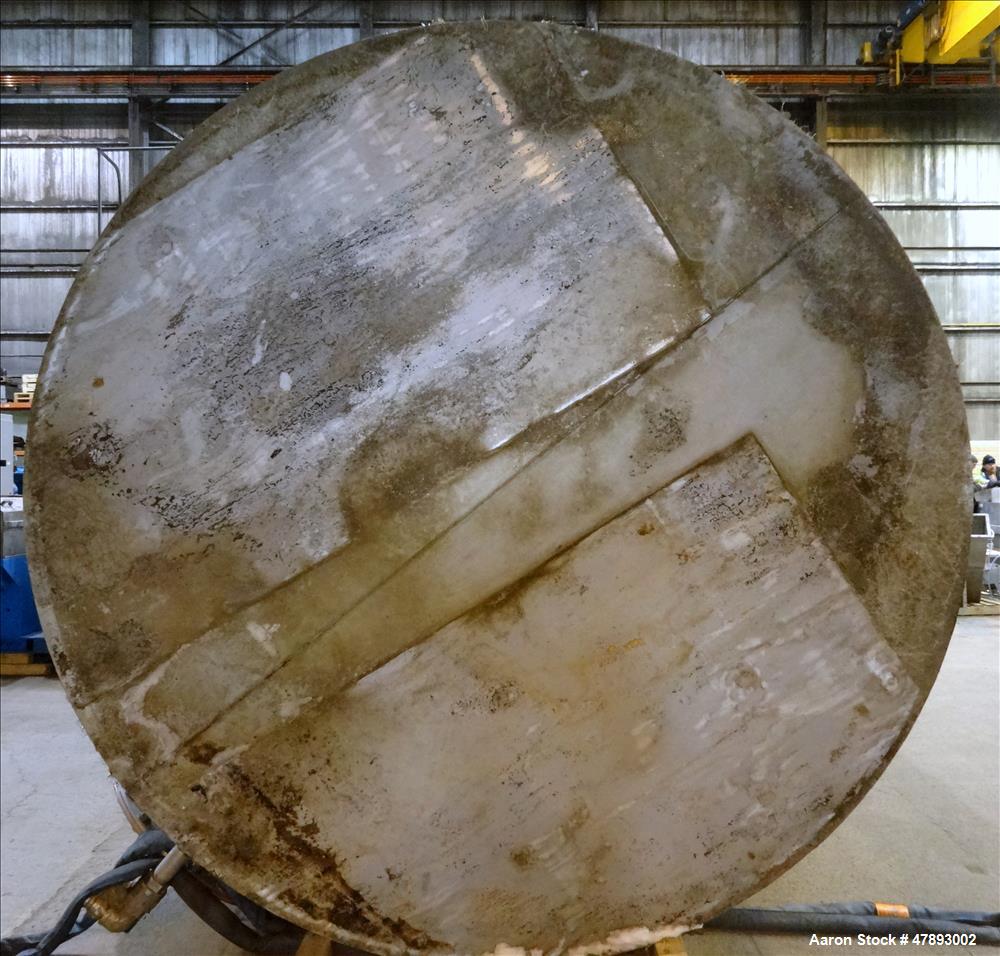 Used Tank, Approximate 8,000 Gallon, 304 Stainless Steel, Vertical.