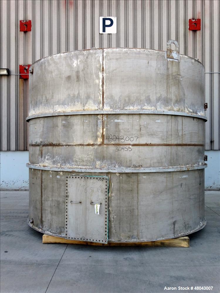 Used Storage Tank, Approximate 8,400 Gallon, 304 Stainless Steel, Vertical.