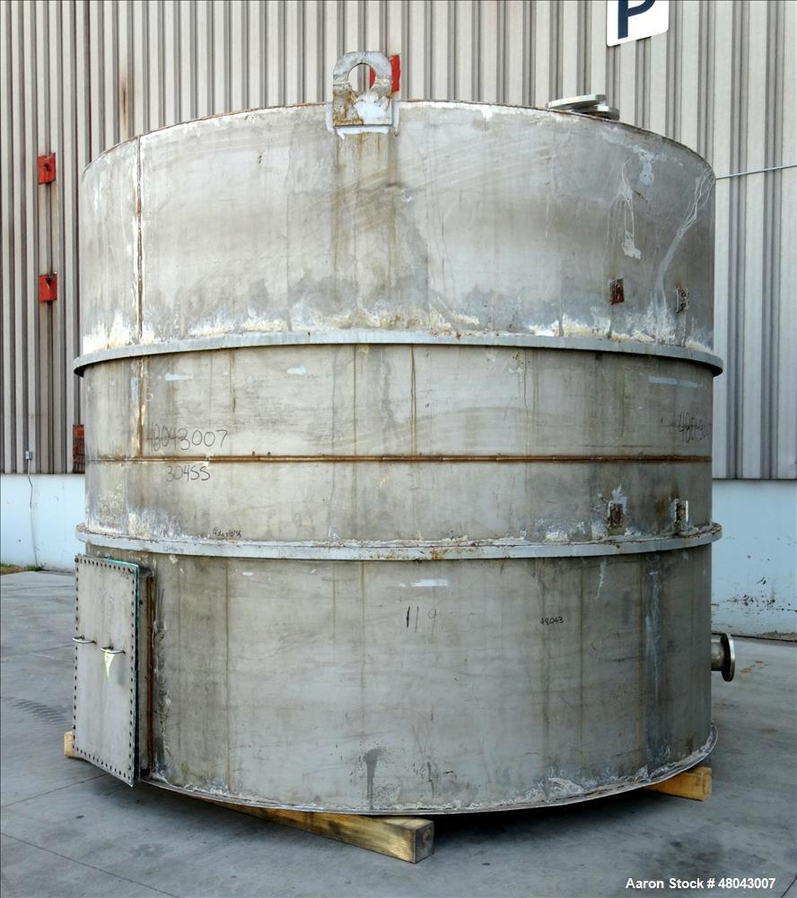 Used Storage Tank, Approximate 8,400 Gallon, 304 Stainless Steel, Vertical.