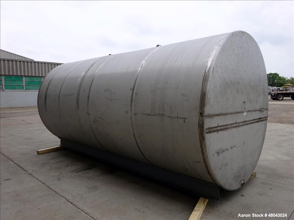 Used Tank, Approximate 5000 Gallon, Stainless Steel, Horizontal.
