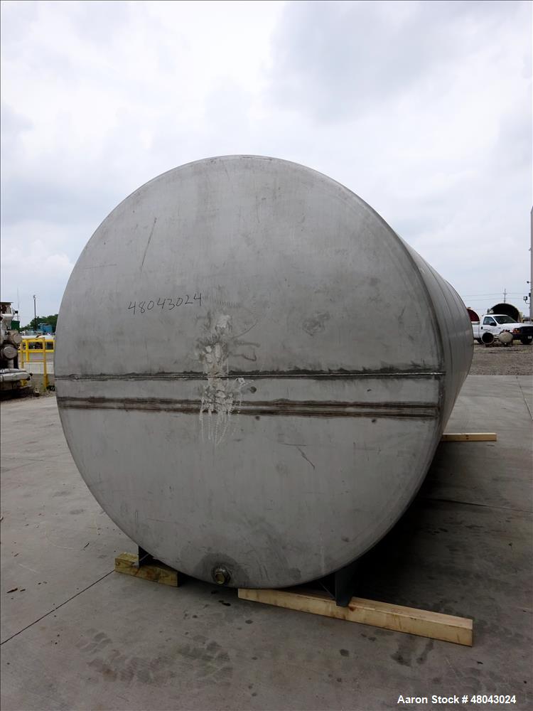 Used- Tank, Approximate 5000 Gallon, Stainless Steel, Horizontal.