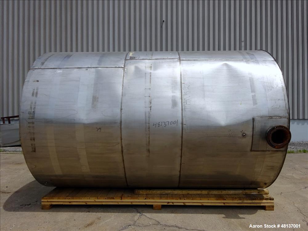 Used Tank, 6,000 Gallon, 304 Stainless steel, Vertical.