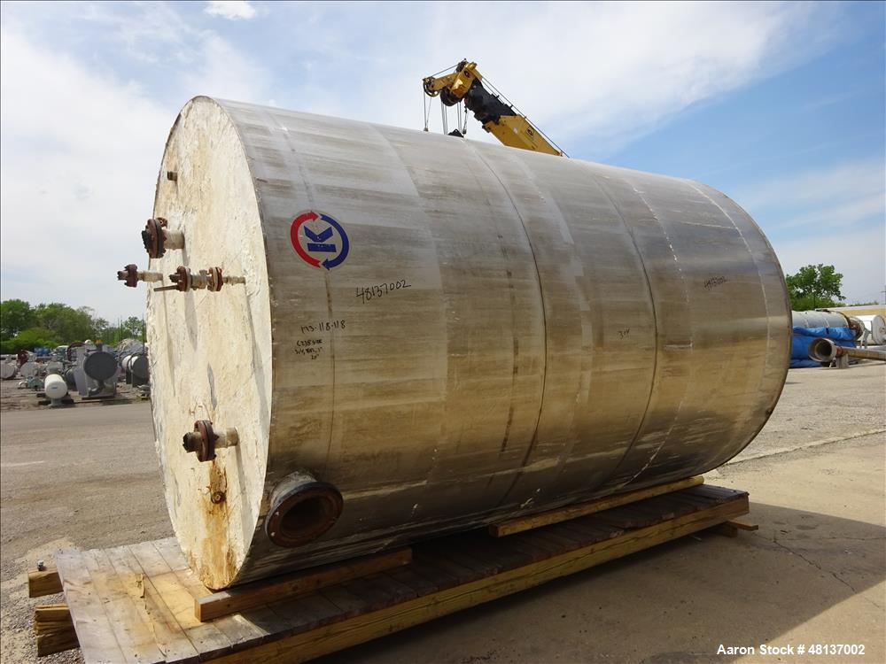 Used Tank, Approximate 6,000 Gallon, 304 Stainless steel, Vertical