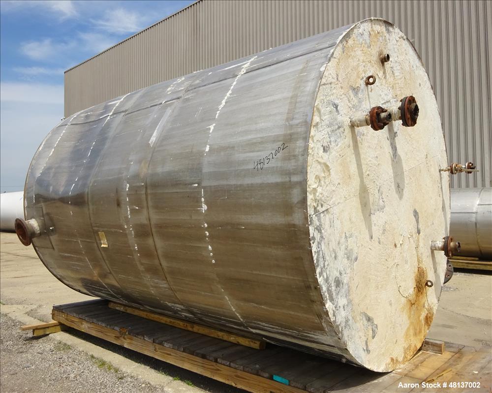 Used Tank, Approximate 6,000 Gallon, 304 Stainless steel, Vertical