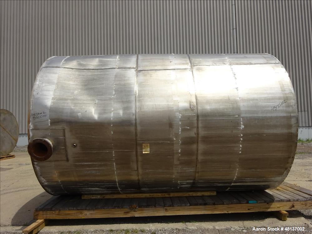 Used Tank, Approximate 6,000 Gallon, 304 Stainless steel, Vertical