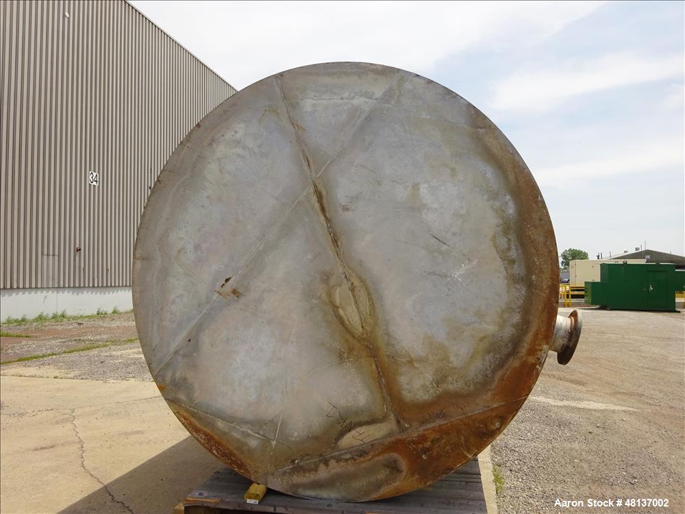 Used Tank, Approximate 6,000 Gallon, 304 Stainless steel, Vertical