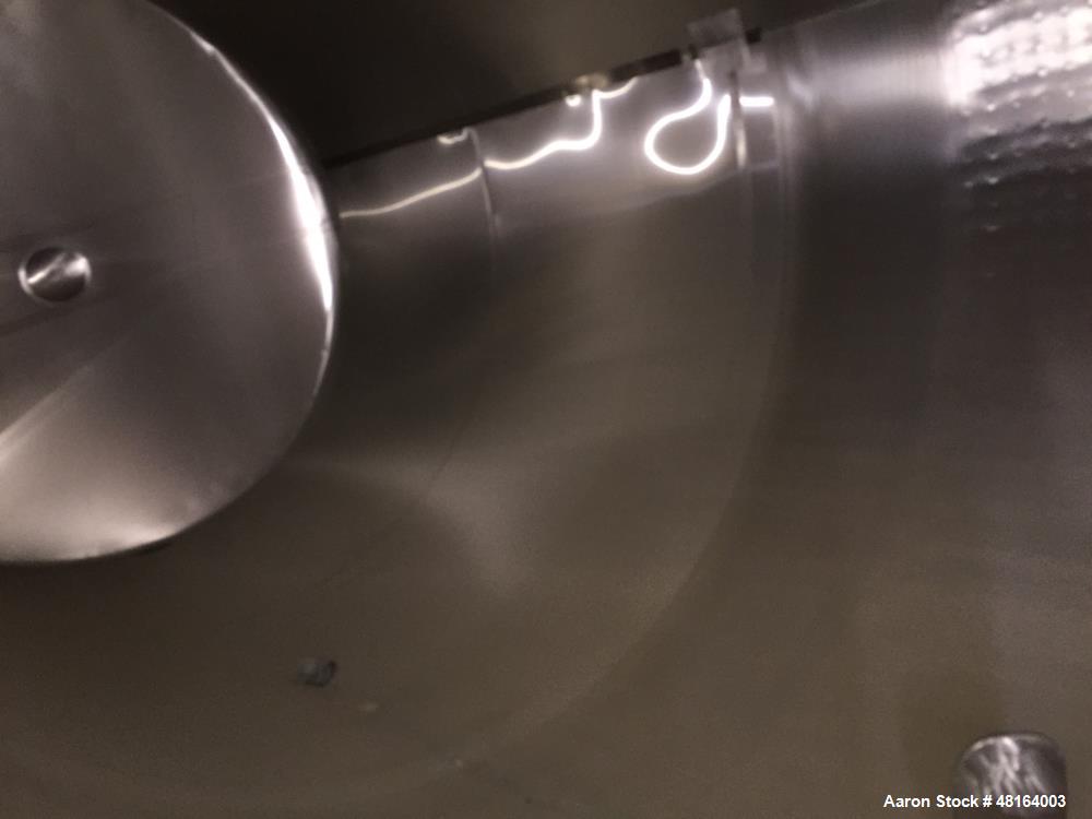 Used DCI Diary Tank, 6,000 Gallon, Stainless steel, Vertical.